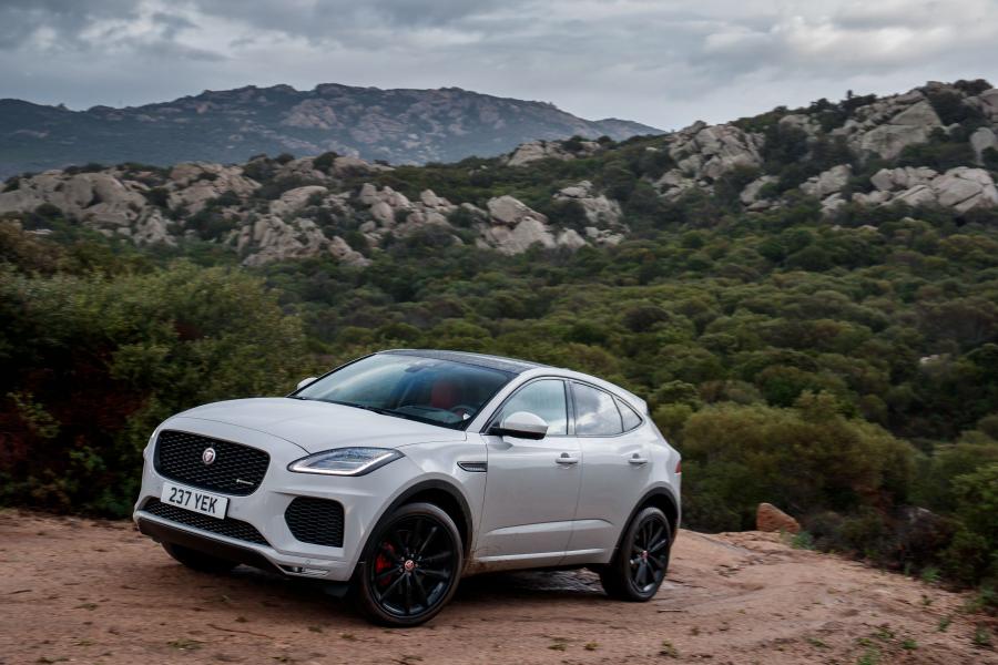  Jaguar E-Pace P300 AWD R-Dynamic 2017 года  (WW) (фото 29 из 40)